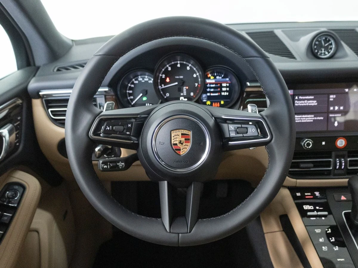 2026 Porsche Macan (95B), 19/20
