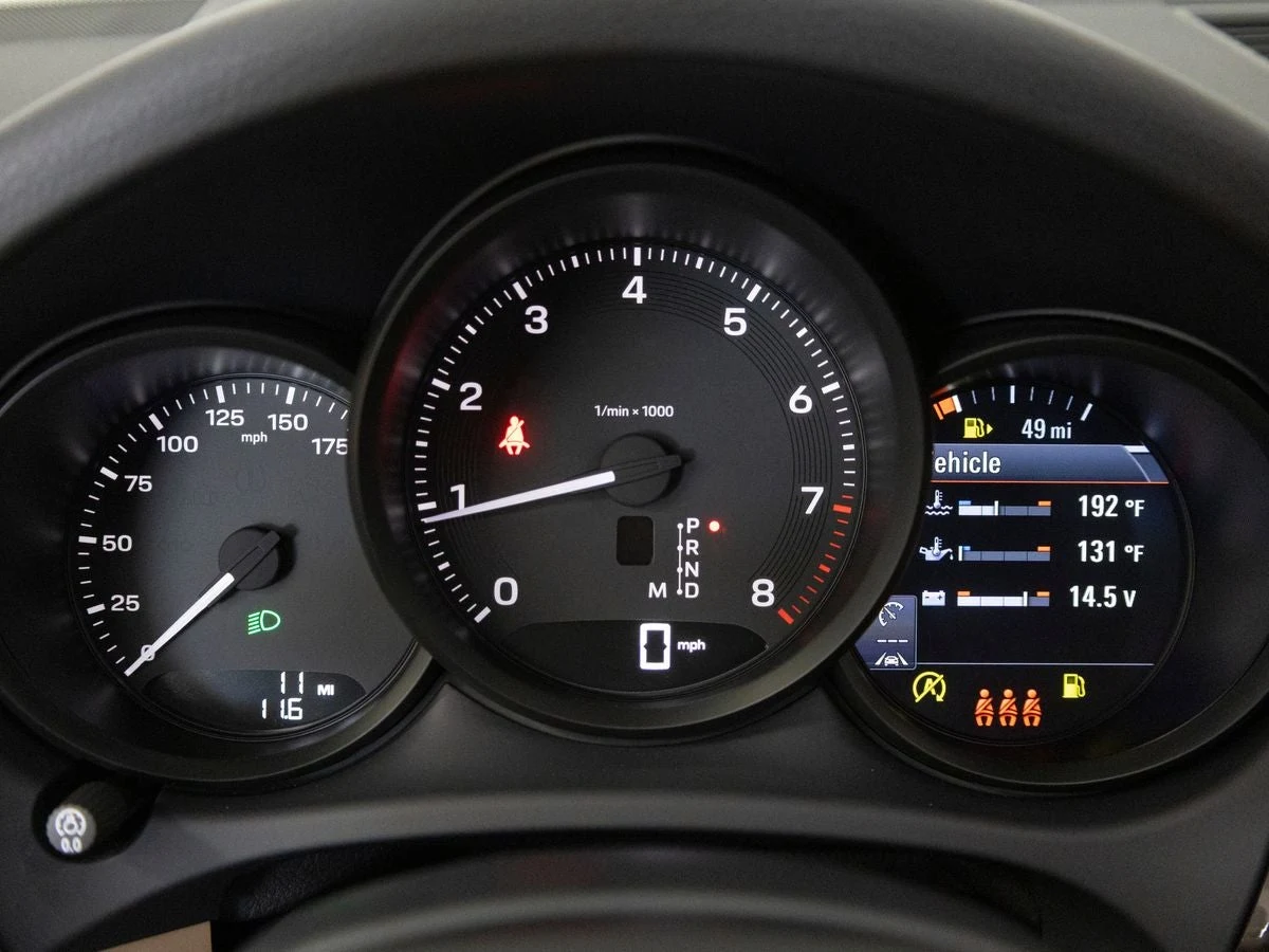 2026 Porsche Macan (95B), 20/20