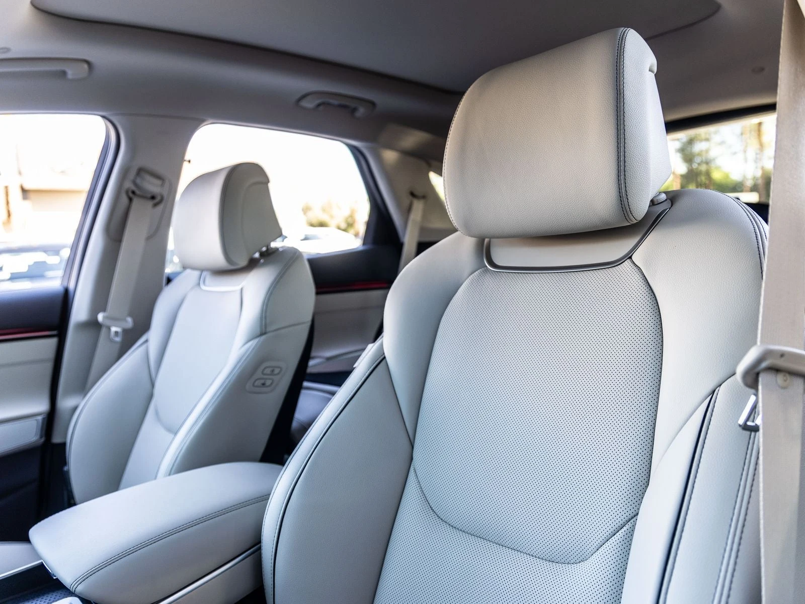 2026 Genesis GV70 2.5T Advanced (2024 Update), 18/20