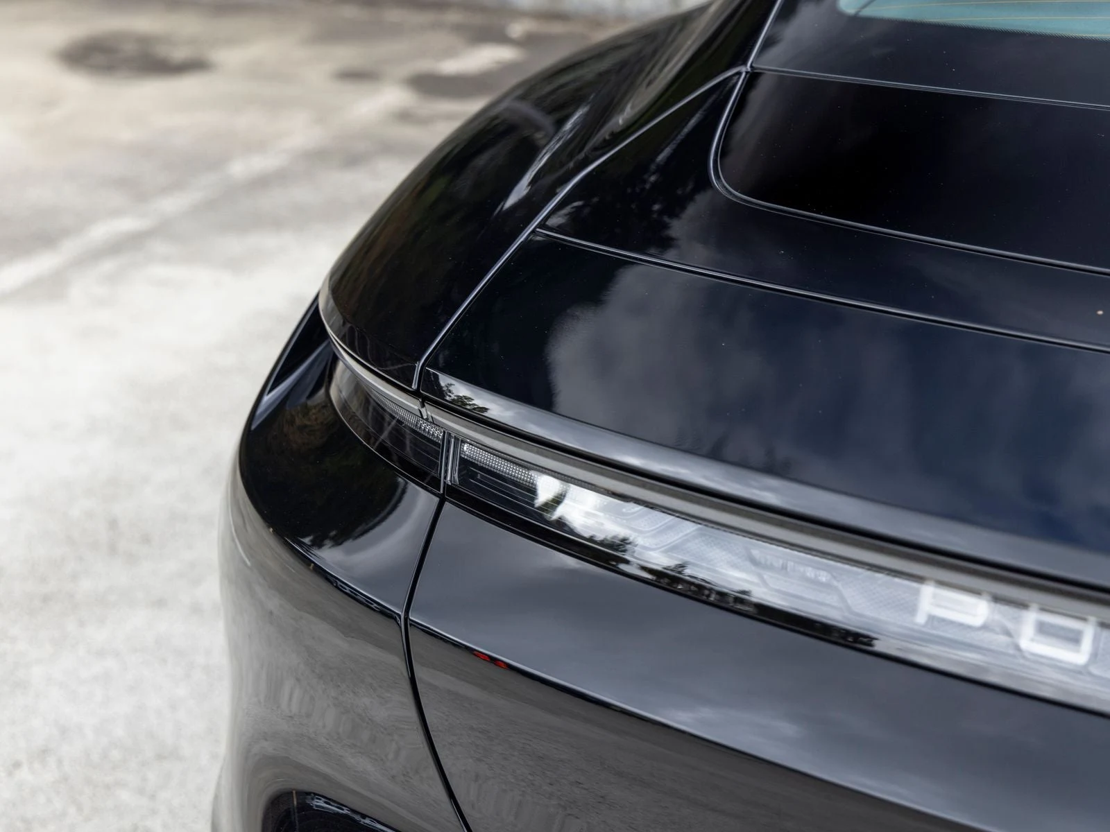 2026 Porsche Taycan 4 Sedan (2025 Update), 18/20
