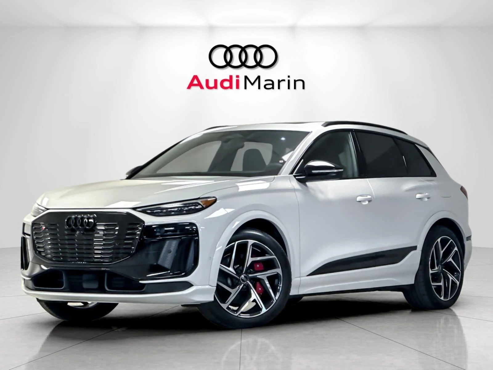 Audi SQ6 e-tron Premium Plus · Glacier White Metallic · Indigo Auto Group