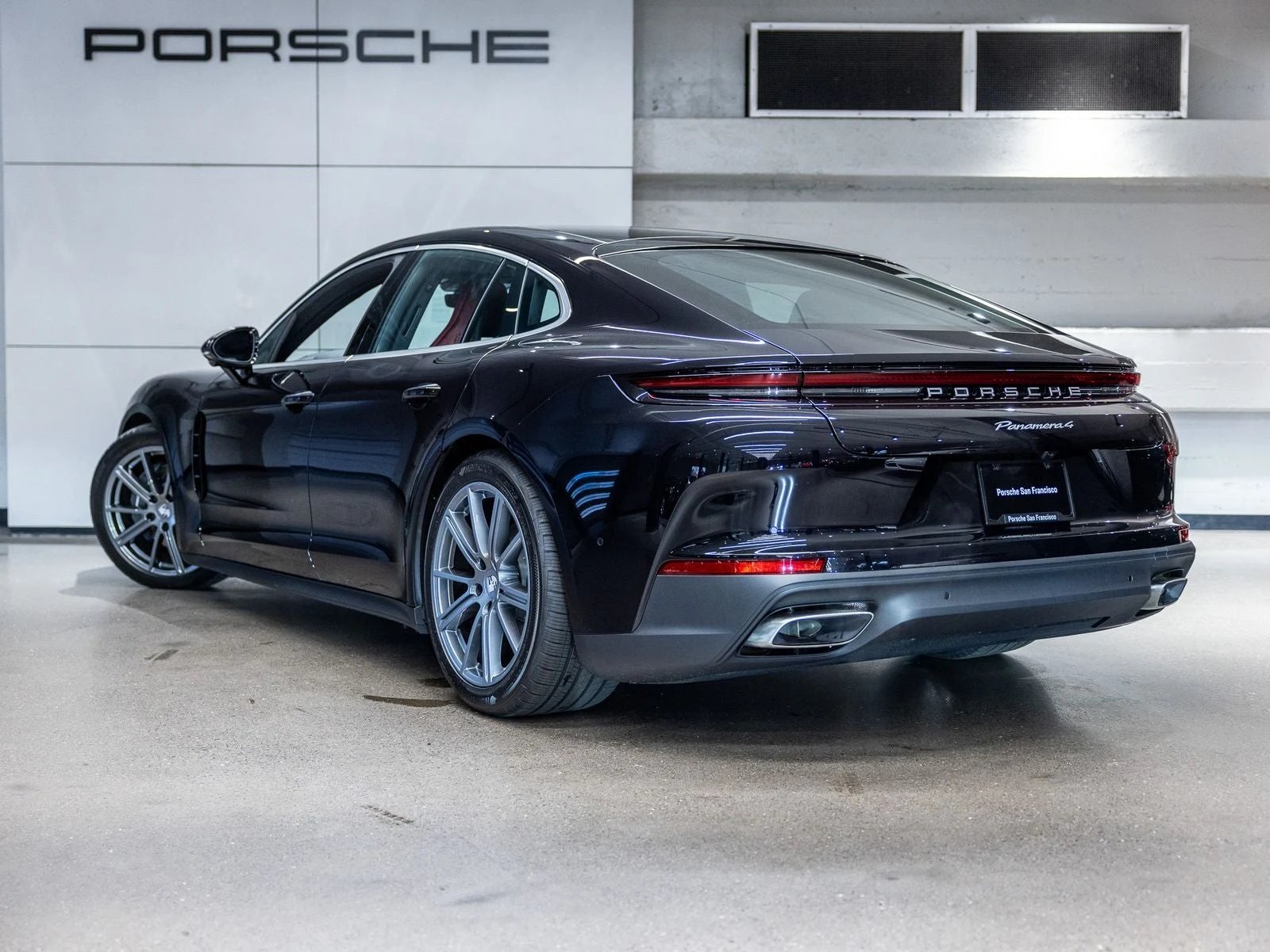 2026 Porsche Panamera 4 (976), 3/20