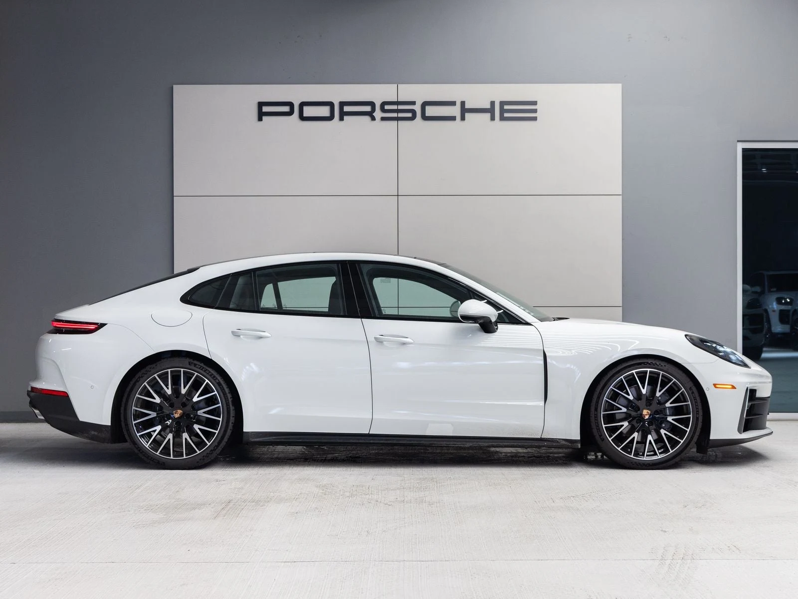 2026 Porsche Panamera (976), 8/20