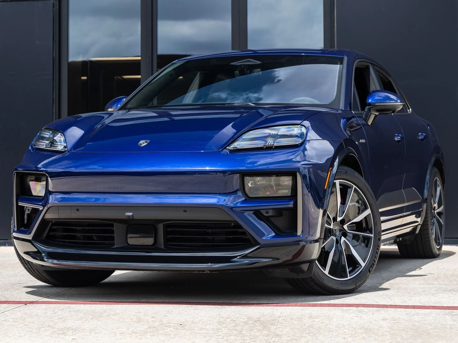 Porsche Macan Turbo Electric (XAB) · Gentian Blue Metallic · Indigo Auto Group