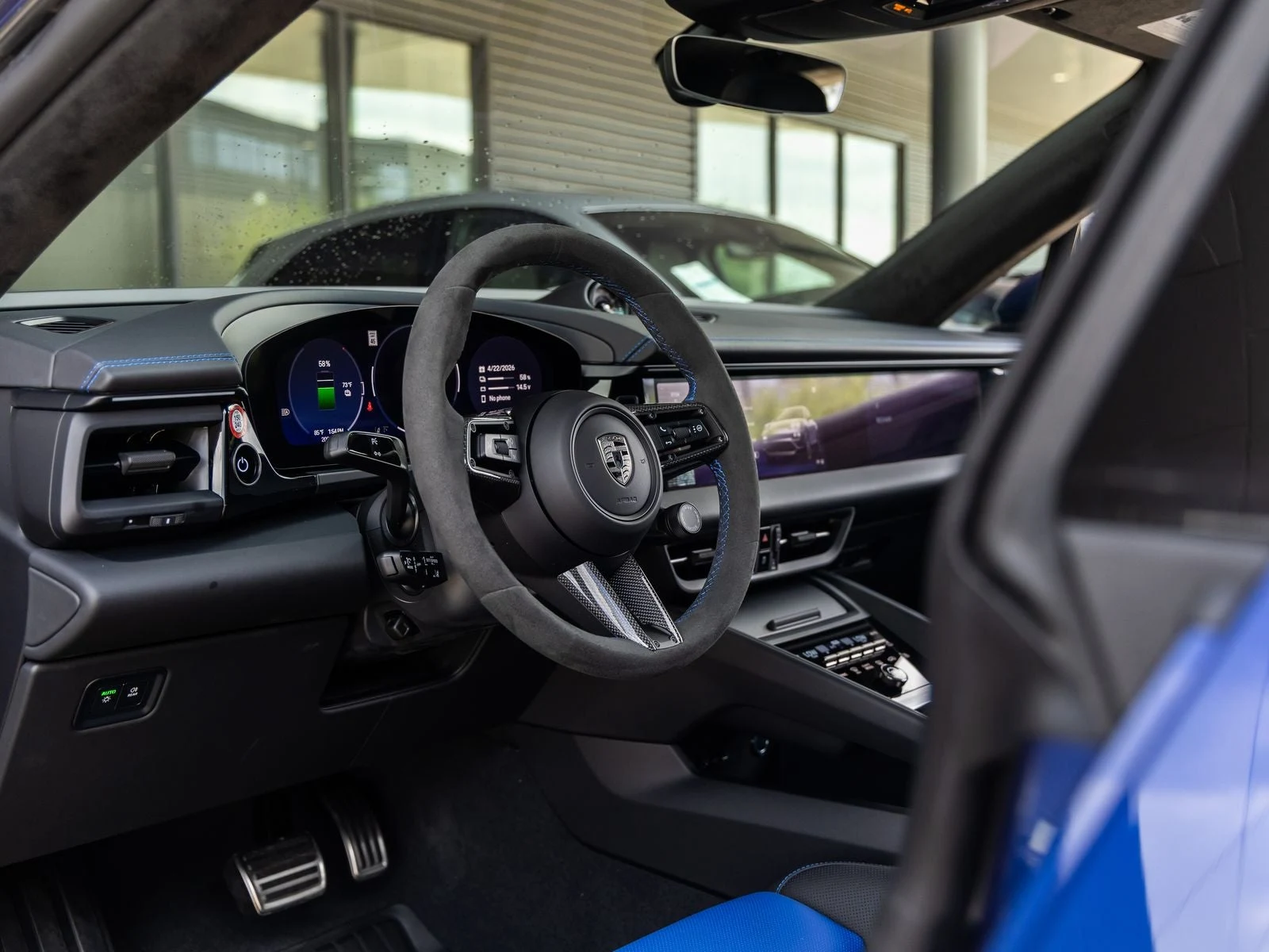 2025 Porsche Macan Turbo Electric (XAB), 4/20