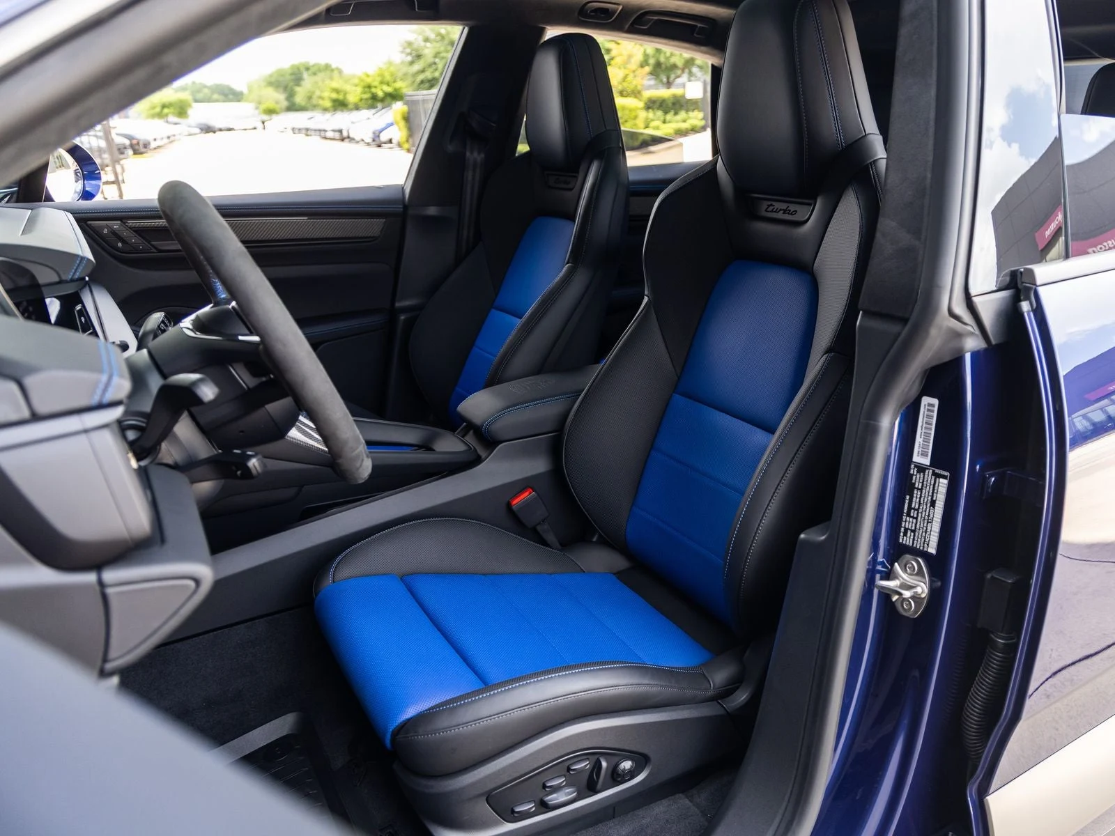 2025 Porsche Macan Turbo Electric (XAB), 5/20