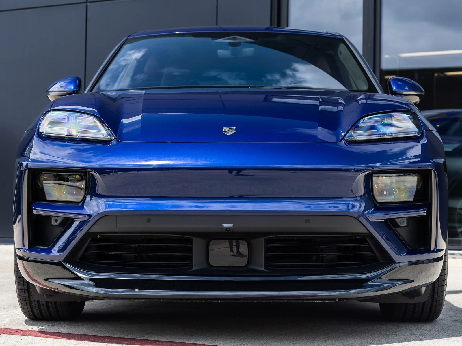 2025 Porsche Macan Turbo Electric (XAB), 8/20