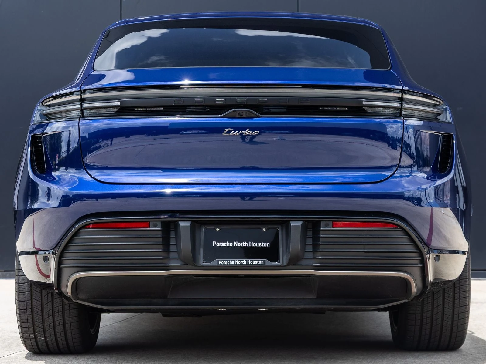 2025 Porsche Macan Turbo Electric (XAB), 10/20