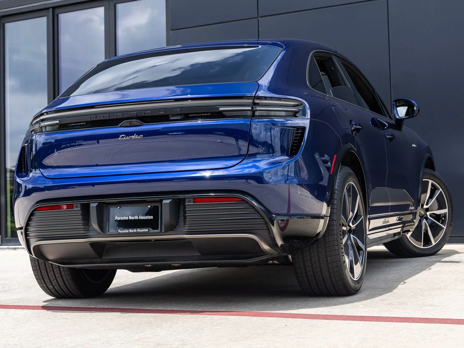 2025 Porsche Macan Turbo Electric (XAB), 11/20