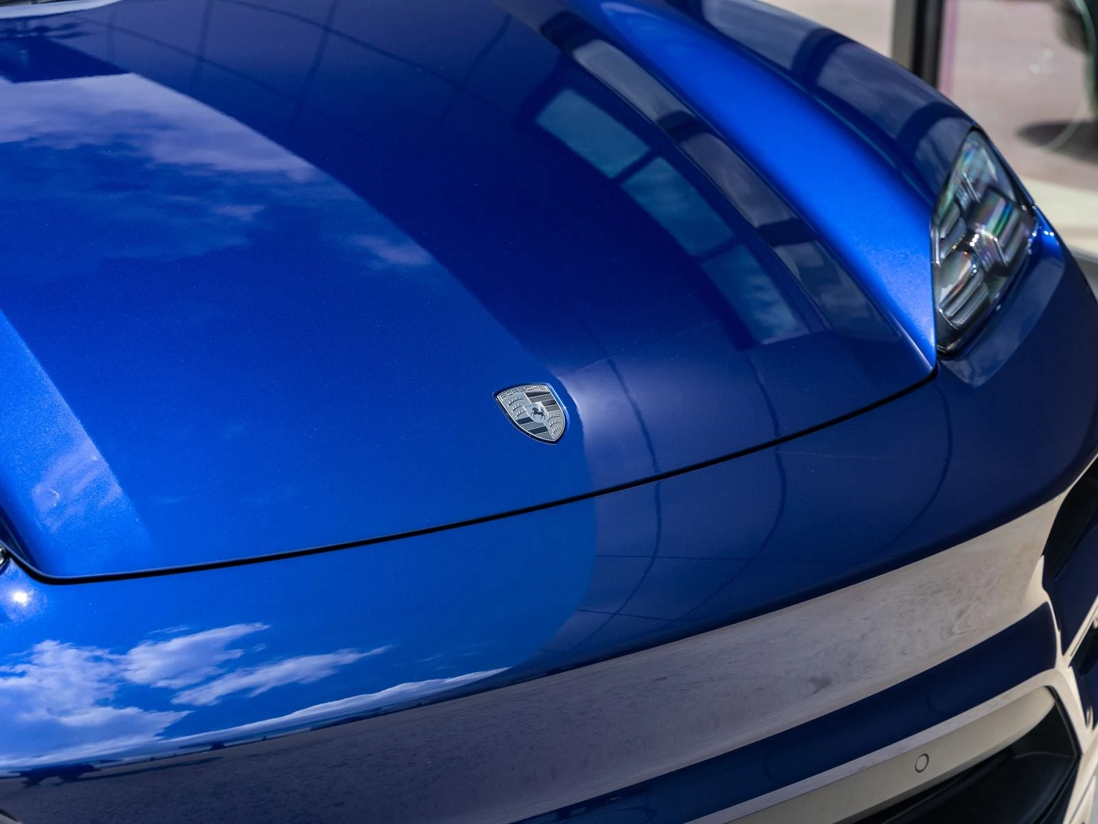 2025 Porsche Macan Turbo Electric (XAB), 19/20