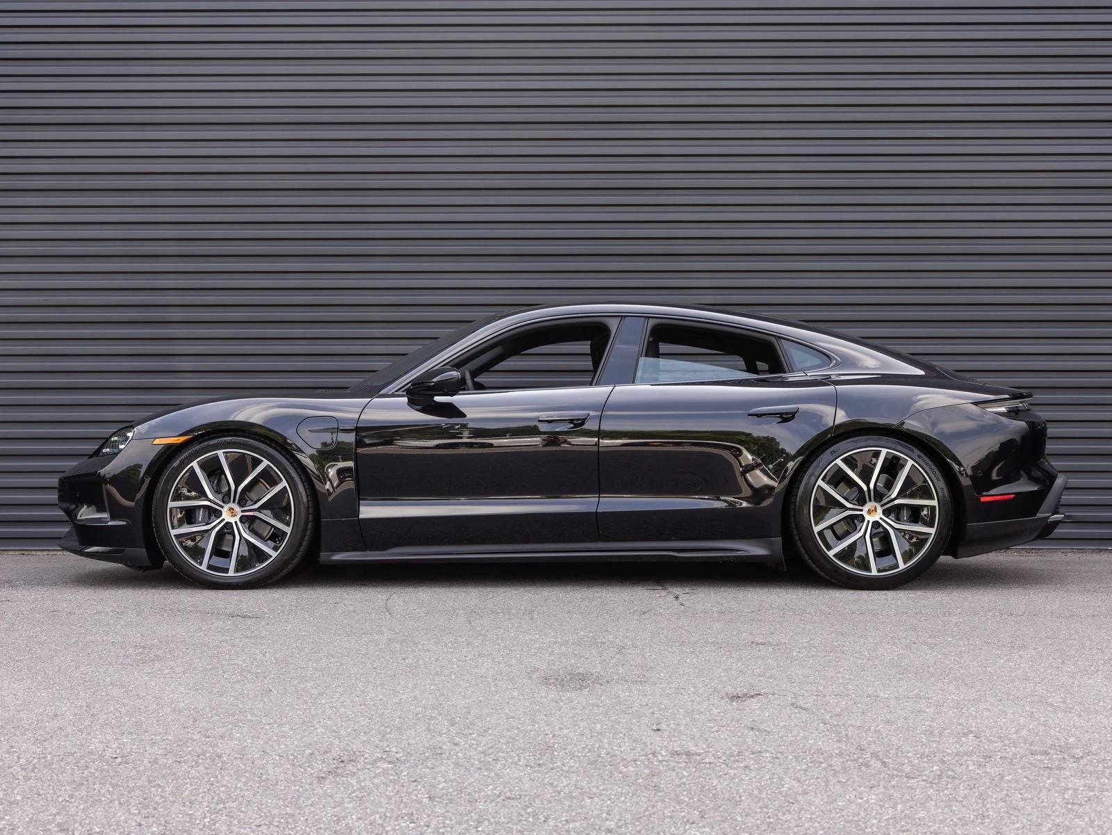2026 Porsche Taycan 4 Black Edition (2025 Update), 2/20