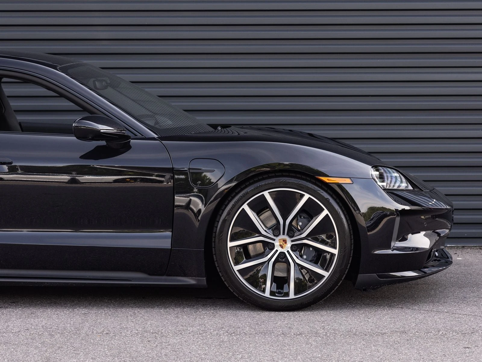 2026 Porsche Taycan 4 Black Edition (2025 Update), 9/20
