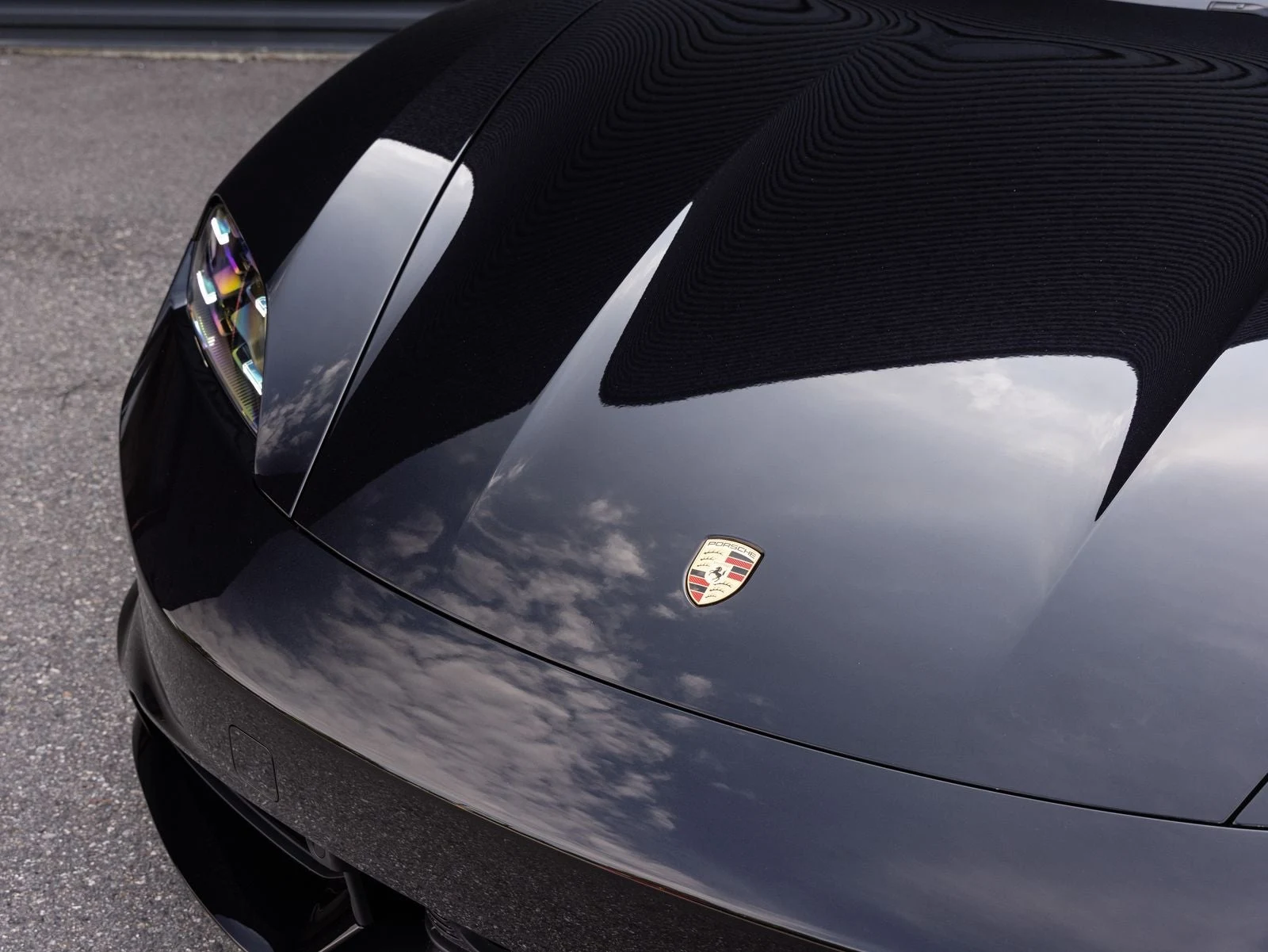 2026 Porsche Taycan 4 Black Edition (2025 Update), 10/20