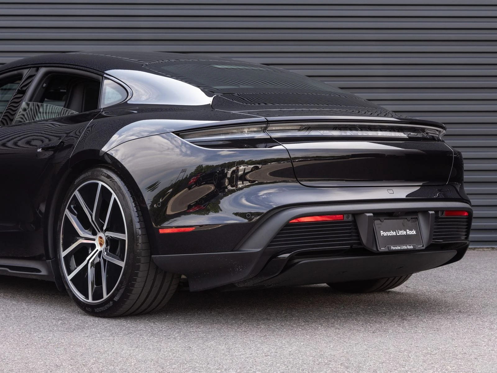 2026 Porsche Taycan 4 Black Edition (2025 Update), 11/20