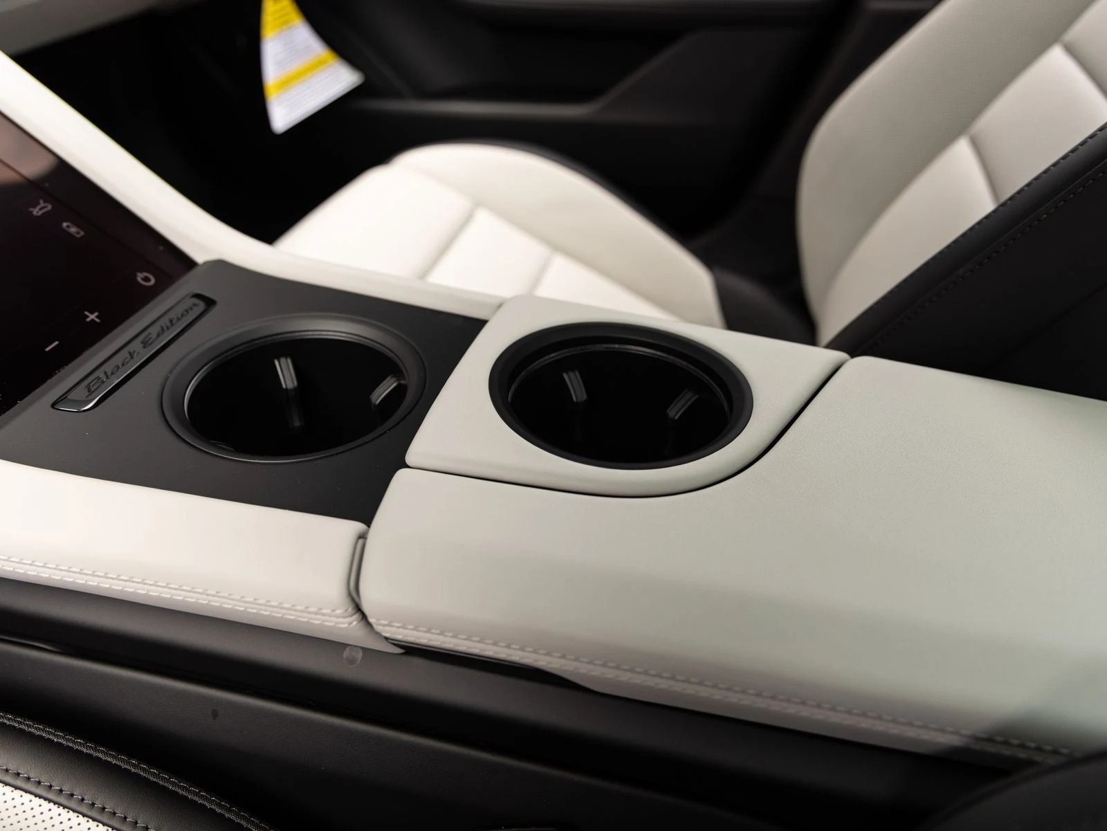 2026 Porsche Taycan 4 Black Edition (2025 Update), 18/20