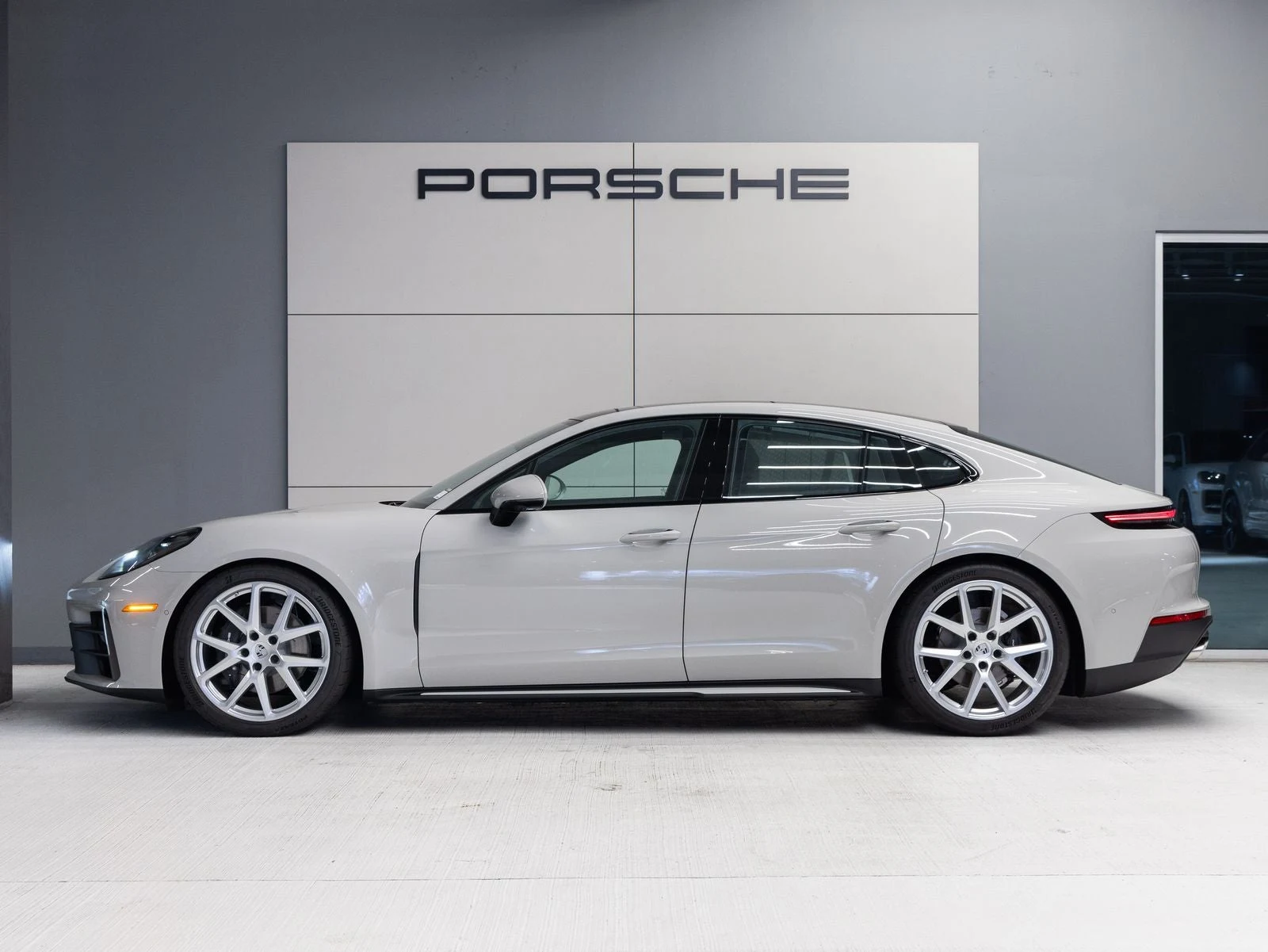 2026 Porsche Panamera 4 (976), 2/20