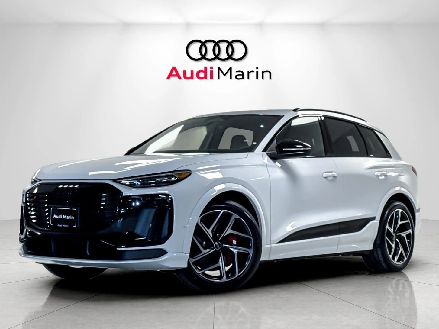 Audi SQ6 e-tron Premium Plus · Glacier White Metallic · Indigo Auto Group