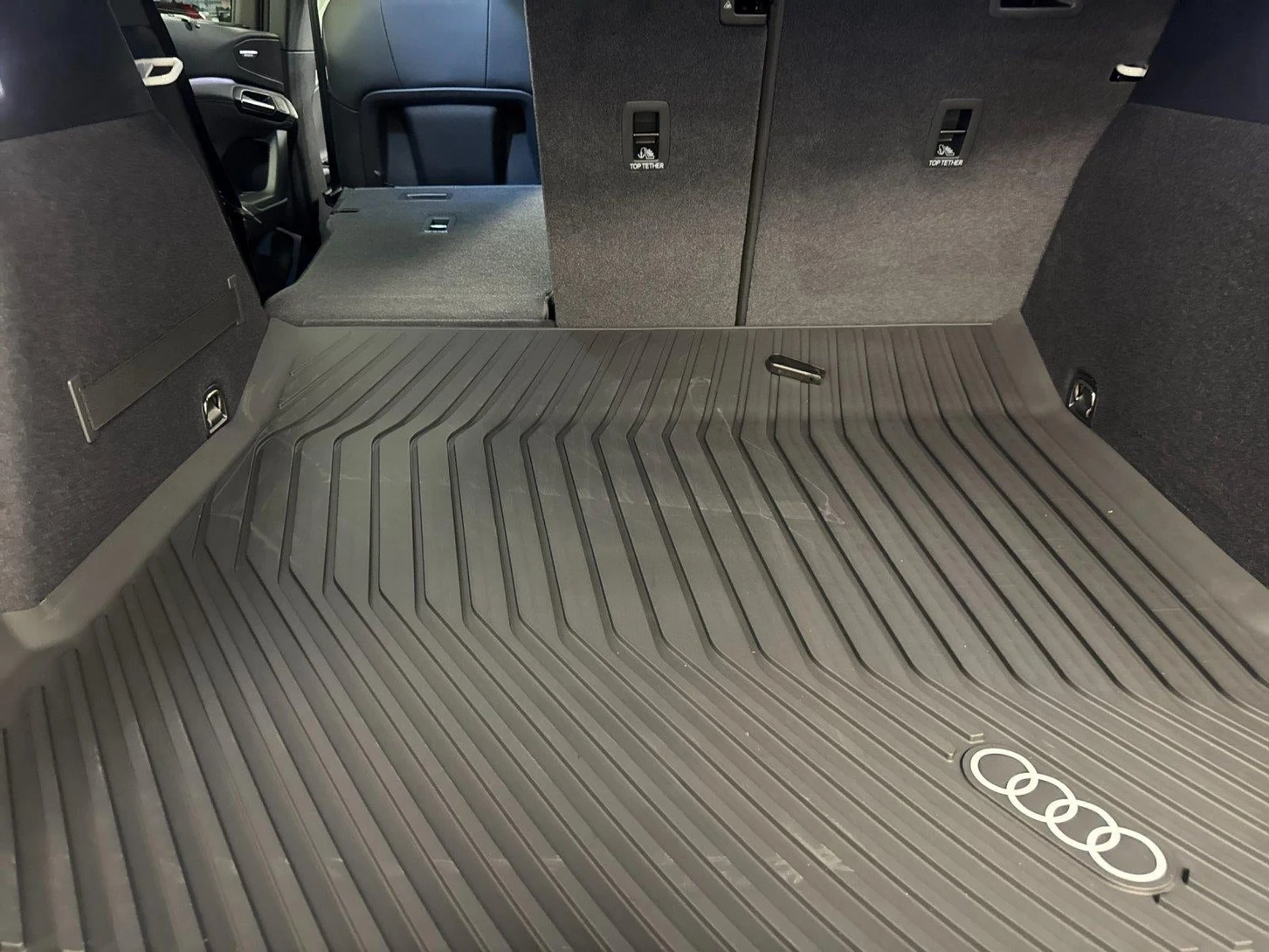 2027 Audi SQ6 e-tron Premium Plus, 14/20
