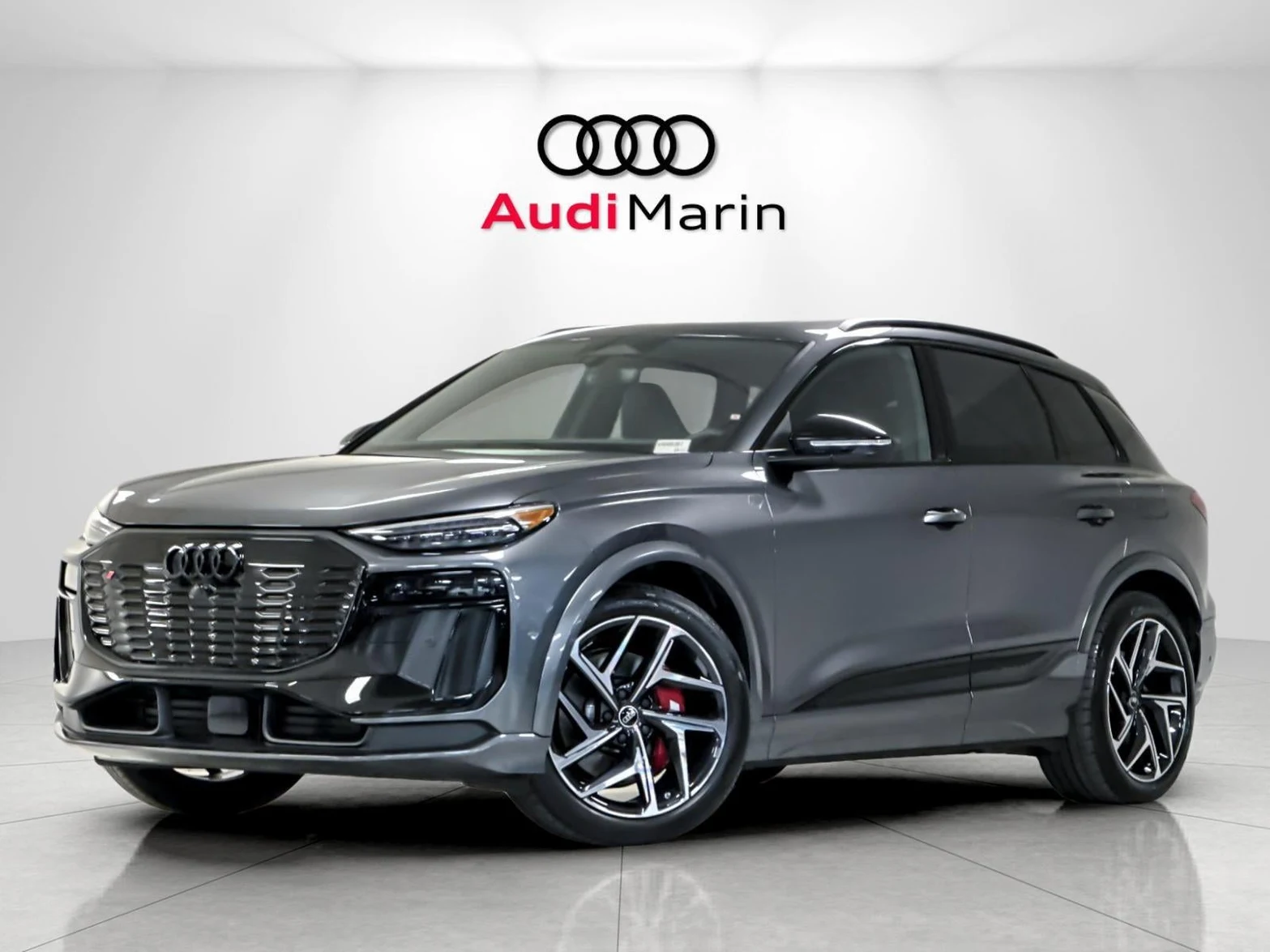 Audi SQ6 e-tron Premium Plus · Daytona Gray Pearl Effect · Indigo Auto Group