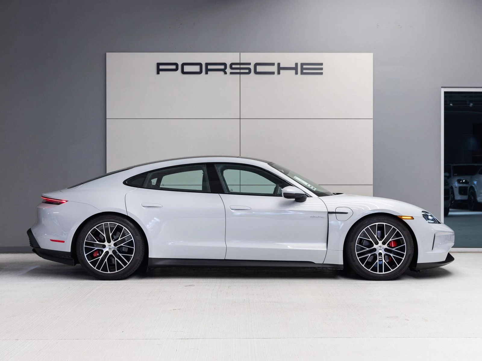2026 Porsche Taycan 4S (2025 Update), 8/20