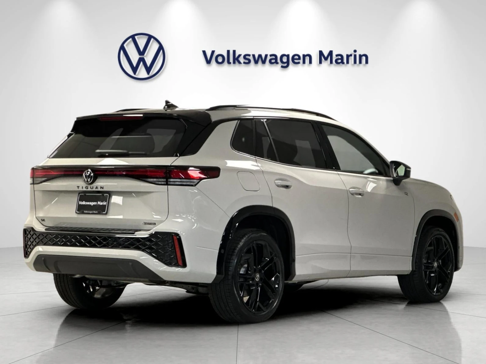 2026 Volkswagen Tiguan SE R-Line Black (3rd Generation North America), 5/20