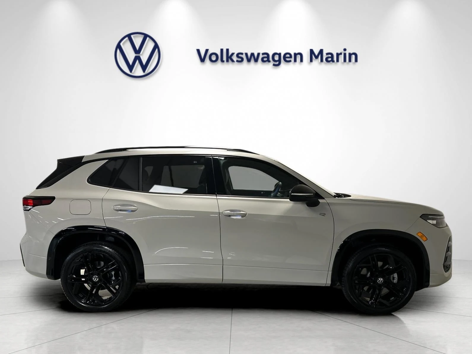 2026 Volkswagen Tiguan SE R-Line Black (3rd Generation North America), 6/20