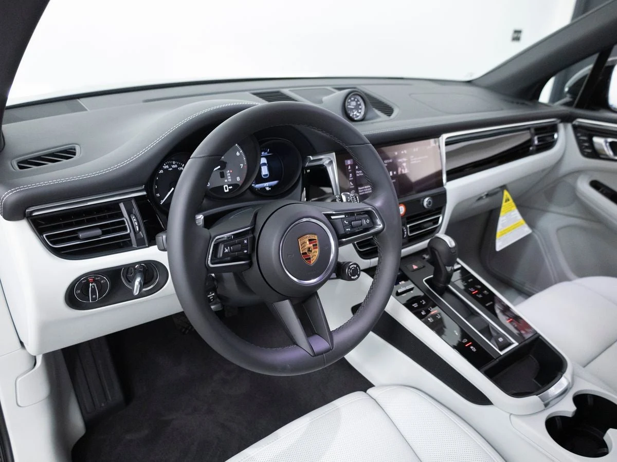 2026 Porsche Macan S (95B), 5/20