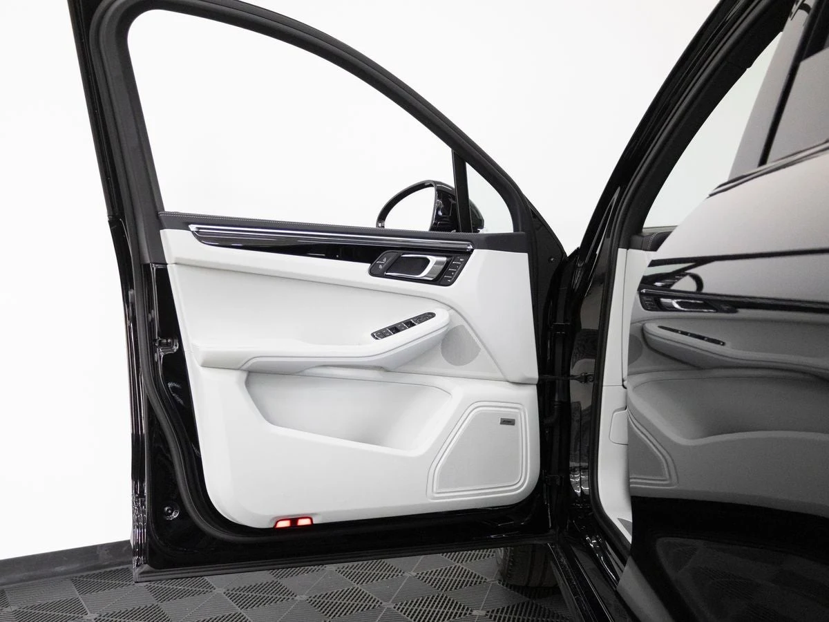 2026 Porsche Macan S (95B), 15/20