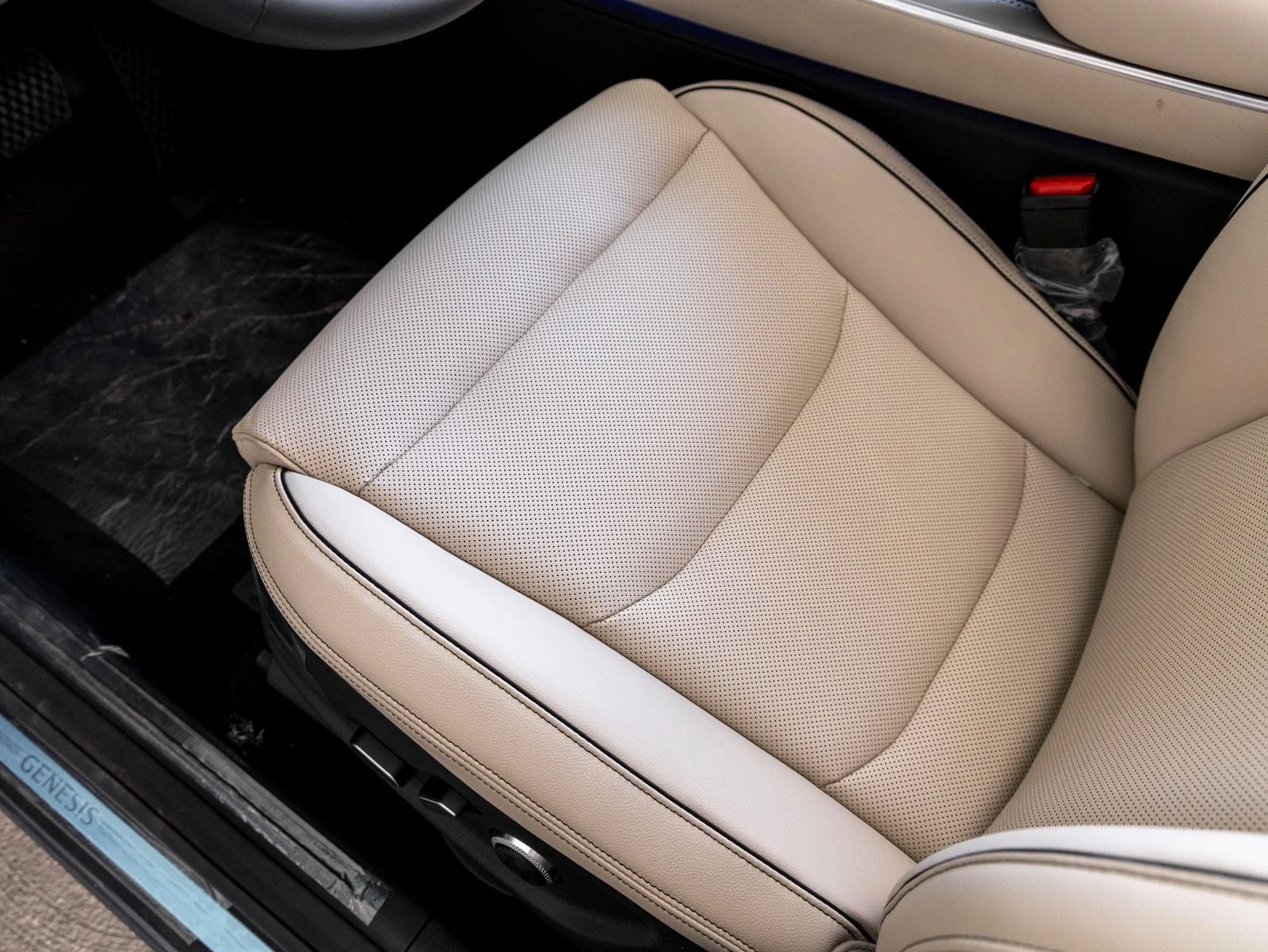 2026 Genesis GV70 2.5T Advanced (2024 Update), 11/20