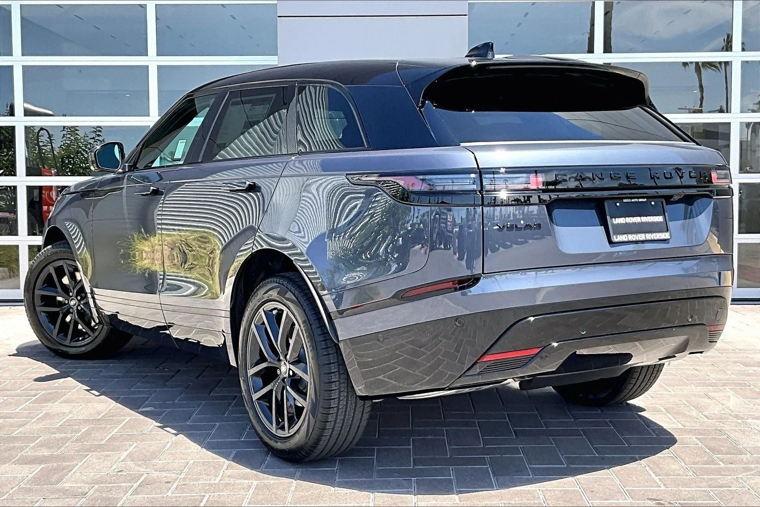 2026 Land Rover Range Rover Velar Dynamic SE (L560), 3/14