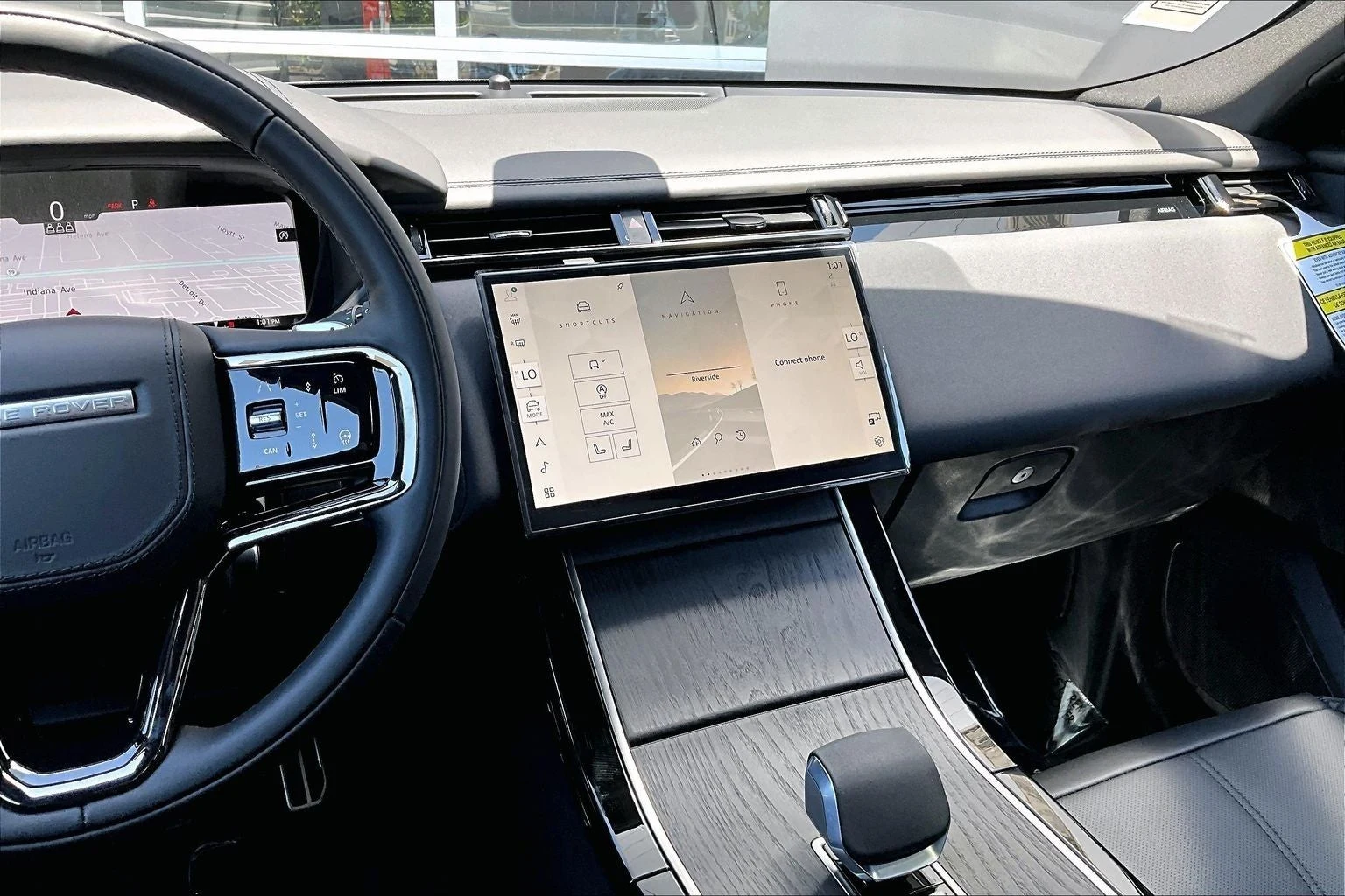 2026 Land Rover Range Rover Velar Dynamic SE (L560), 7/14