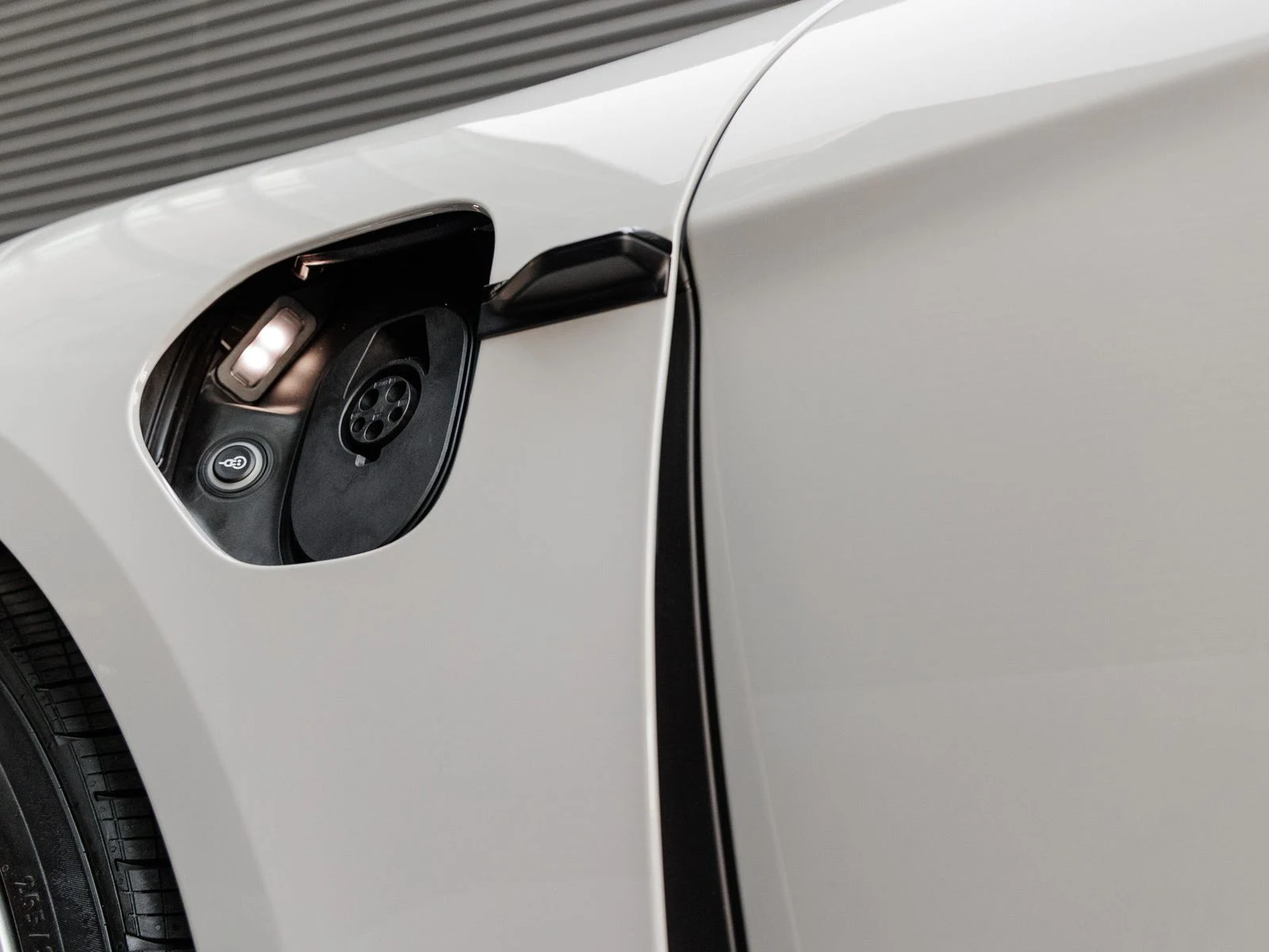 2026 Porsche Taycan 4 Sedan (2025 Update), 13/20