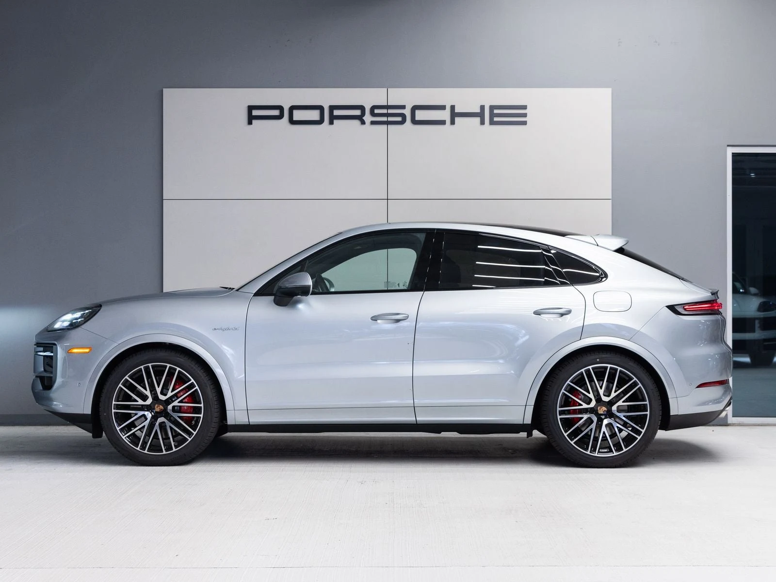 2026 Porsche Cayenne S E-Hybrid Coupé (3rd Generation), 2/20