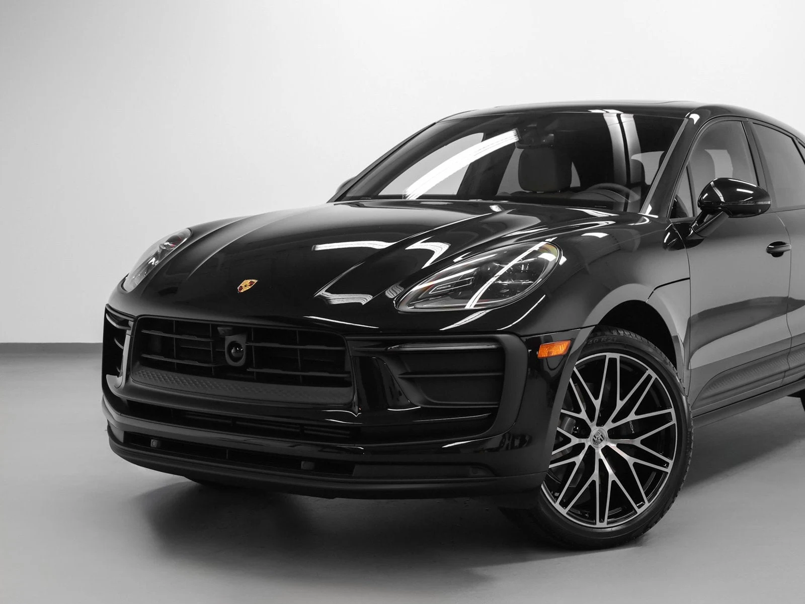 2026 Porsche Macan (95B), 6/20