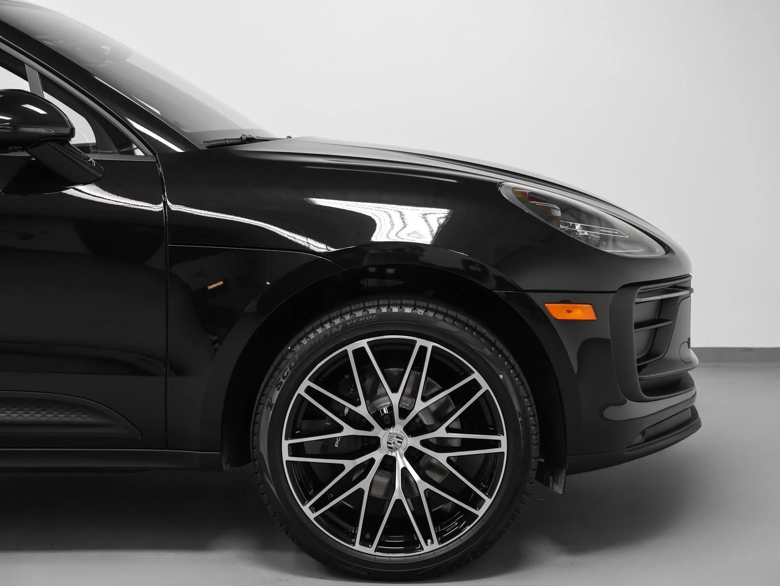 2026 Porsche Macan (95B), 13/20