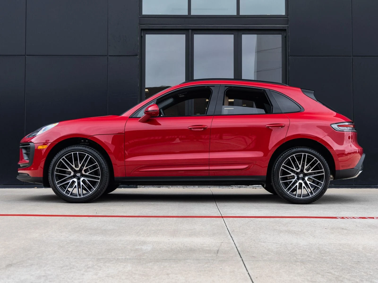 2026 Porsche Macan (95B), 2/20