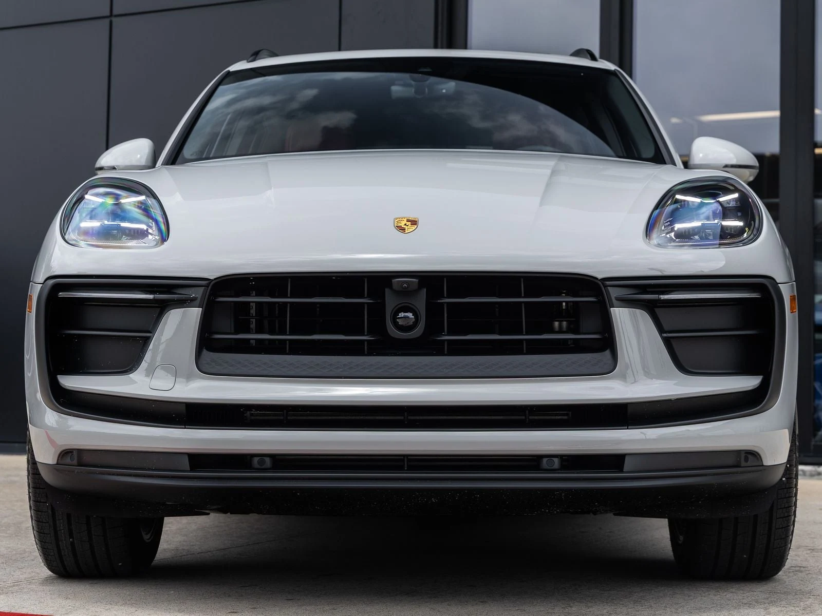 2026 Porsche Macan (95B), 8/20