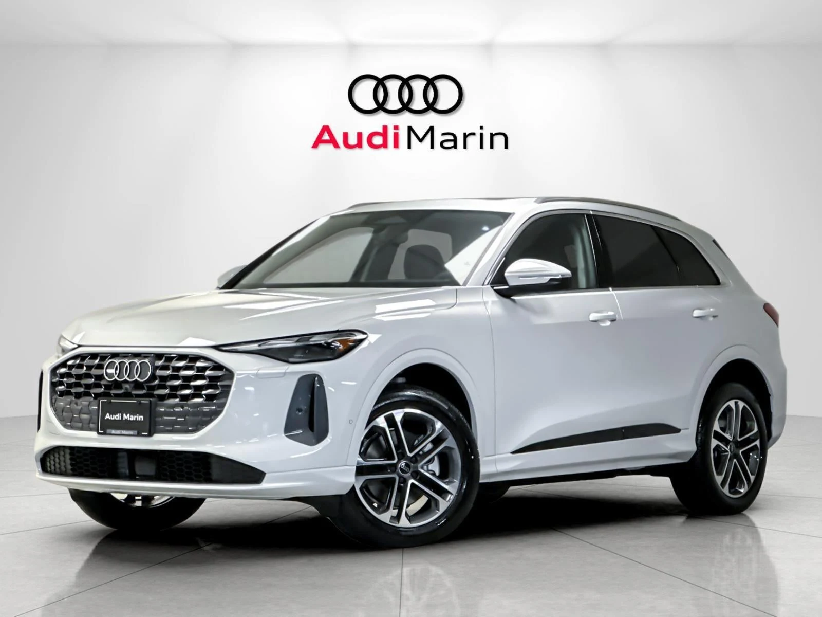 Audi Q5 Premium quattro (GU) · Glacier White Metallic · Indigo Auto Group