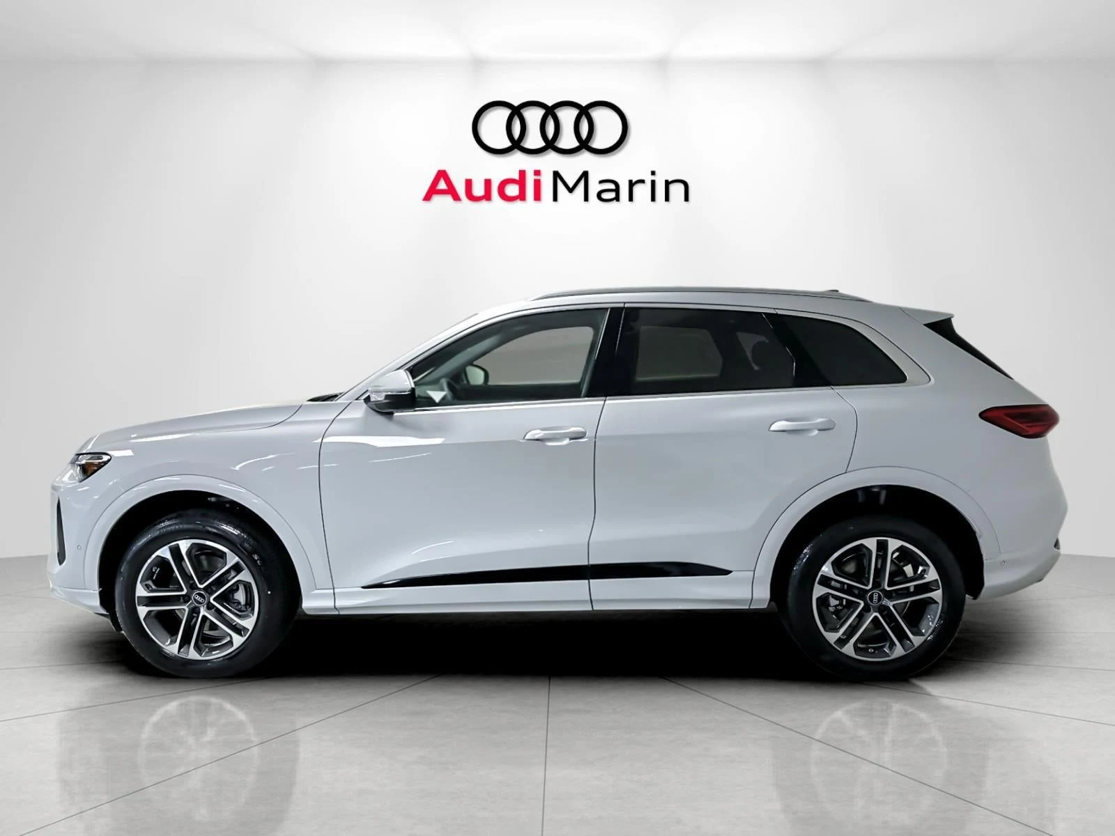 2026 Audi Q5 Premium quattro (GU), 2/20