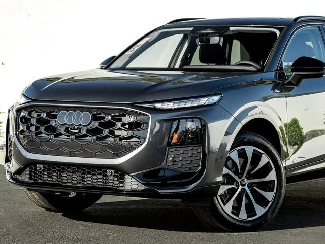 2026 Audi Q3 S line quattro (FJ), 2/20