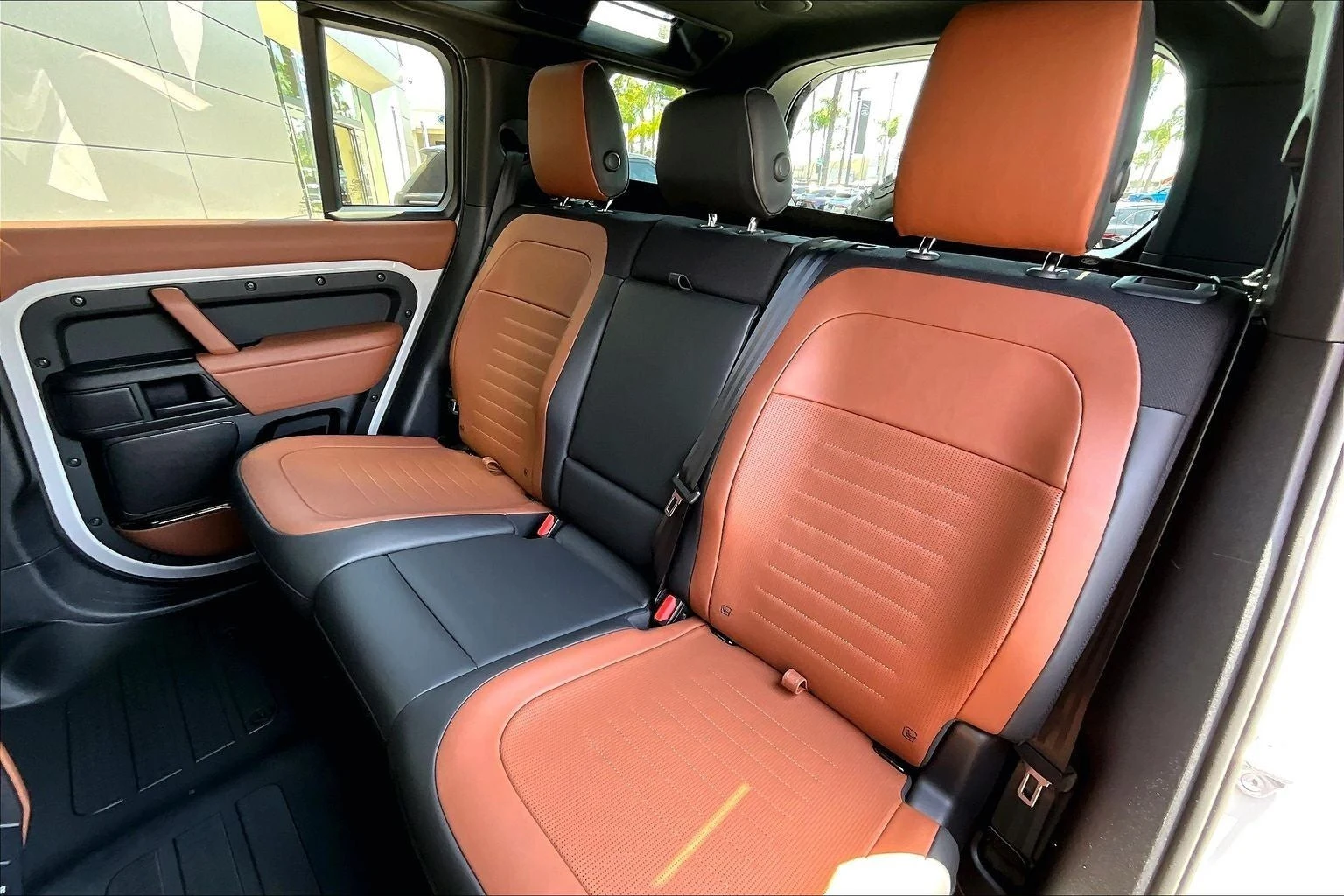 2026 Land Rover Defender OCTA (L663), 10/14
