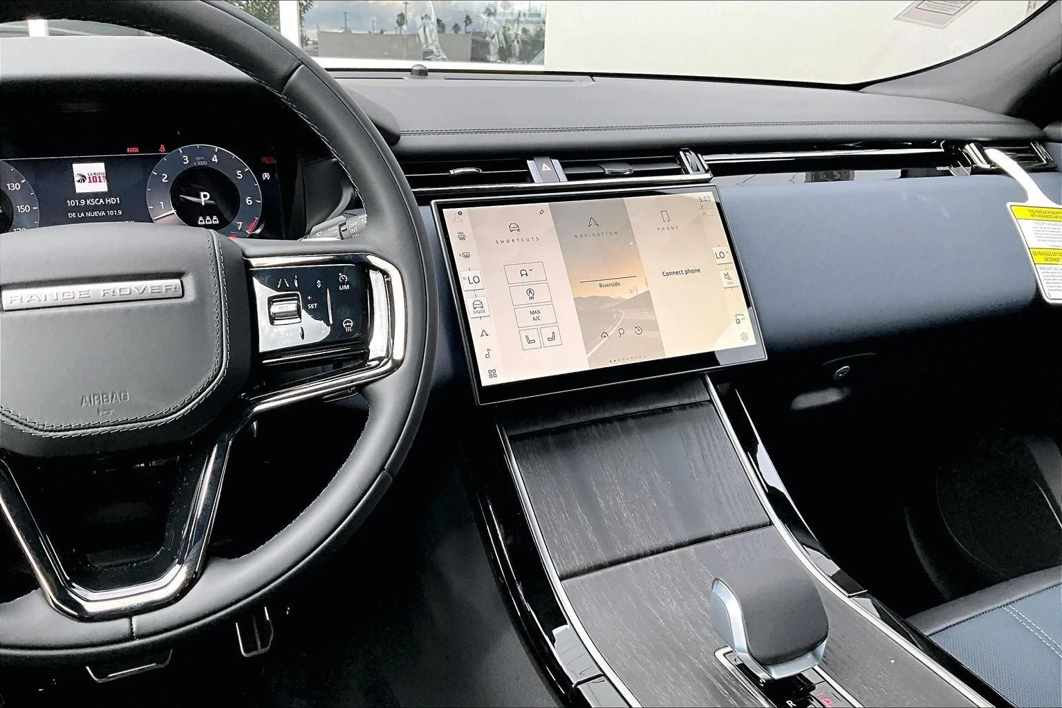 2026 Land Rover Range Rover Velar Dynamic SE (L560), 7/14