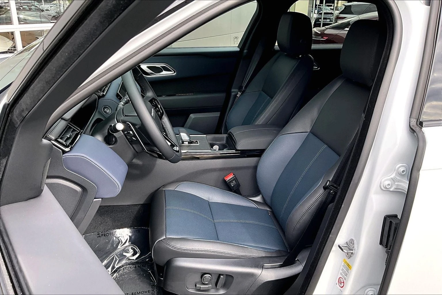 2026 Land Rover Range Rover Velar Dynamic SE (L560), 9/14