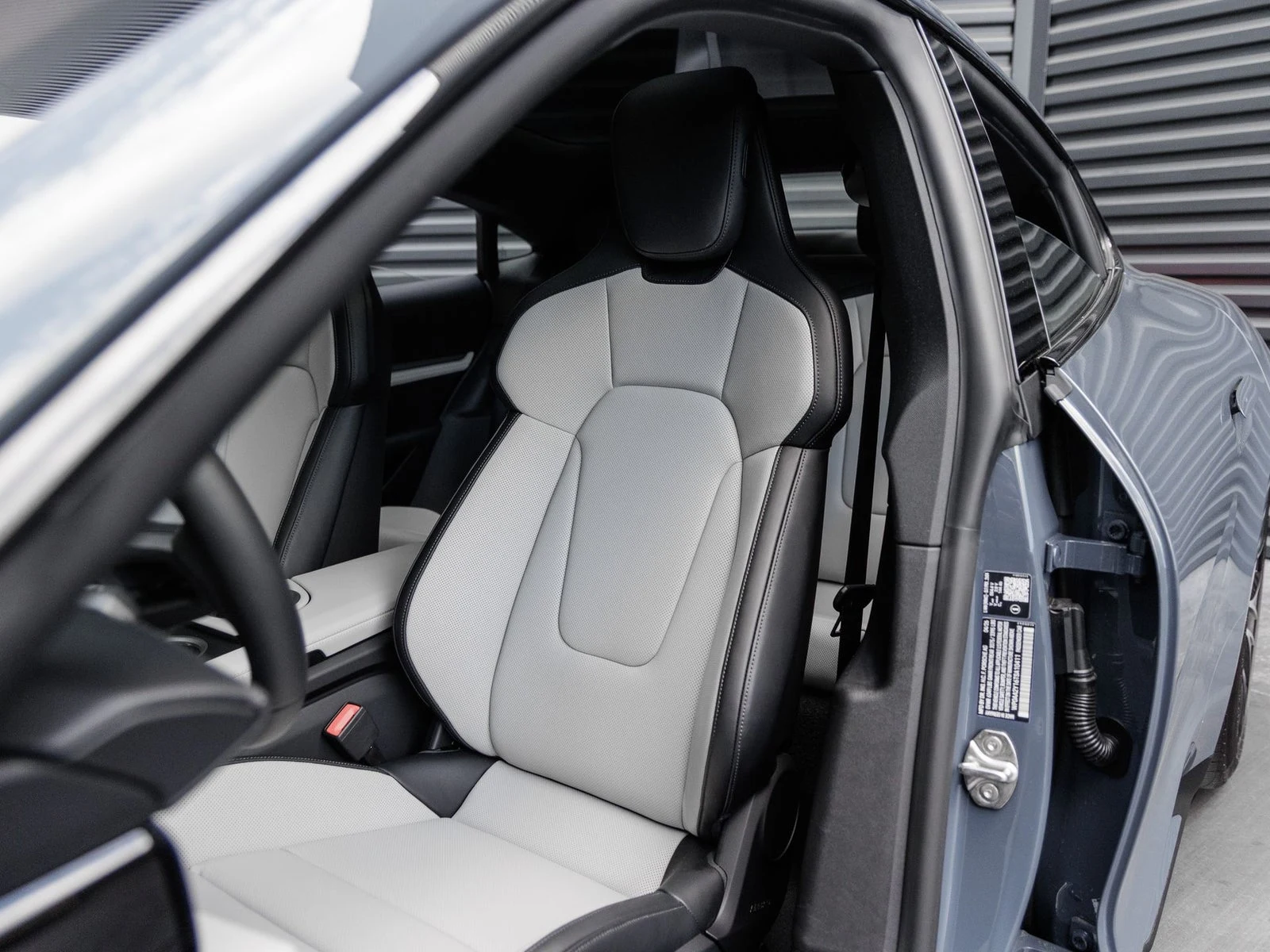 2026 Porsche Taycan 4 Sedan (2025 Update), 5/20
