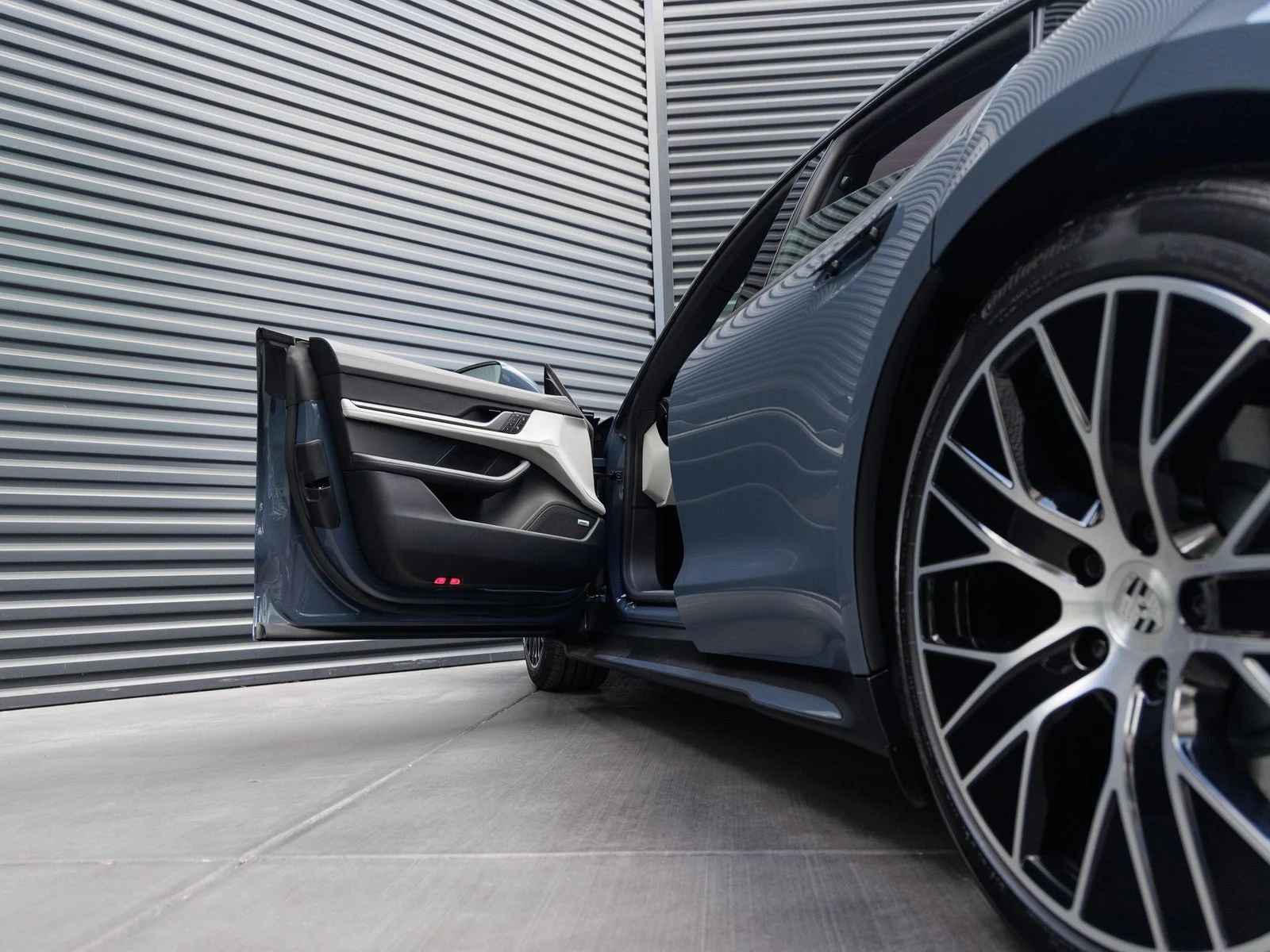 2026 Porsche Taycan 4 Sedan (2025 Update), 15/20