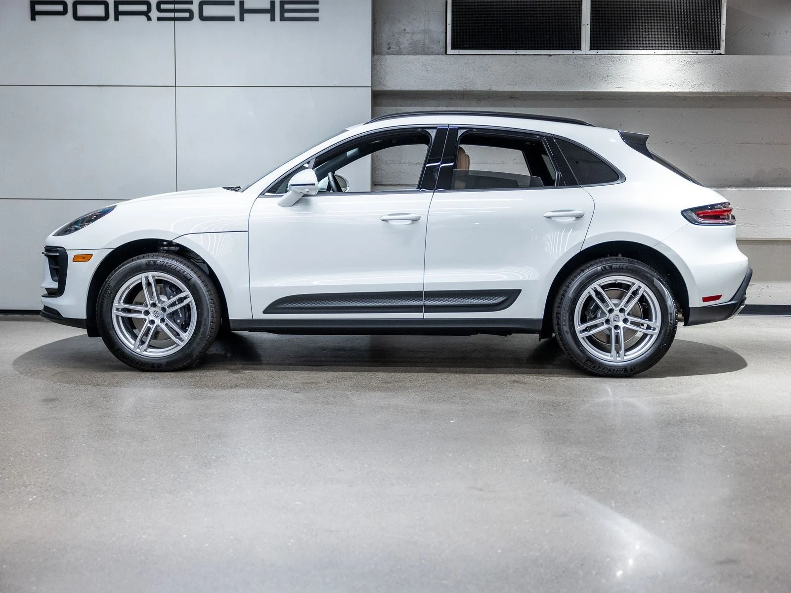 2026 Porsche Macan (95B), 2/20