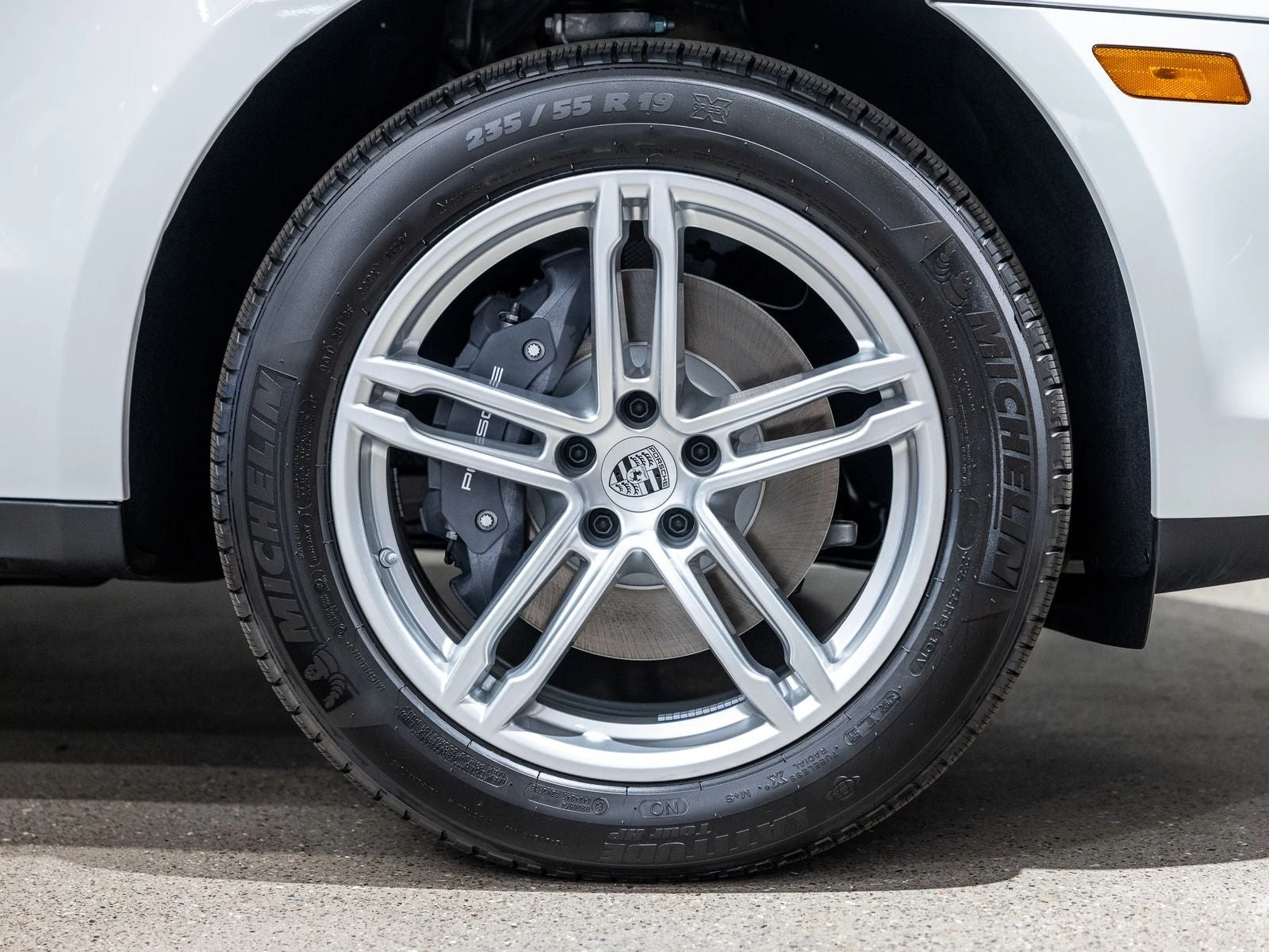2026 Porsche Macan (95B), 18/20