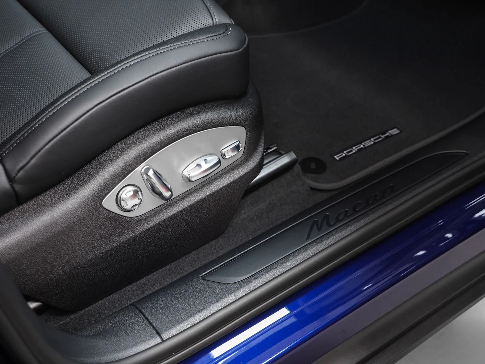 2026 Porsche Macan (95B), 18/20