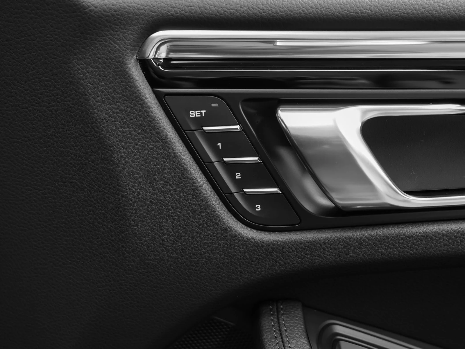 2026 Porsche Macan (95B), 19/20