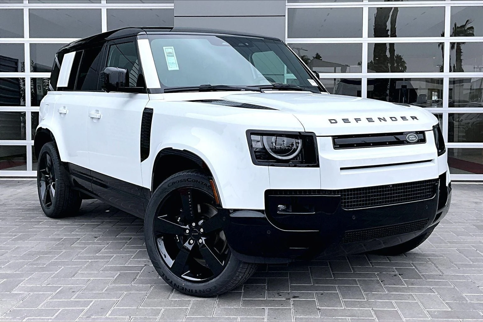 2026 Land Rover Defender 110 V8 (L663), 2/14